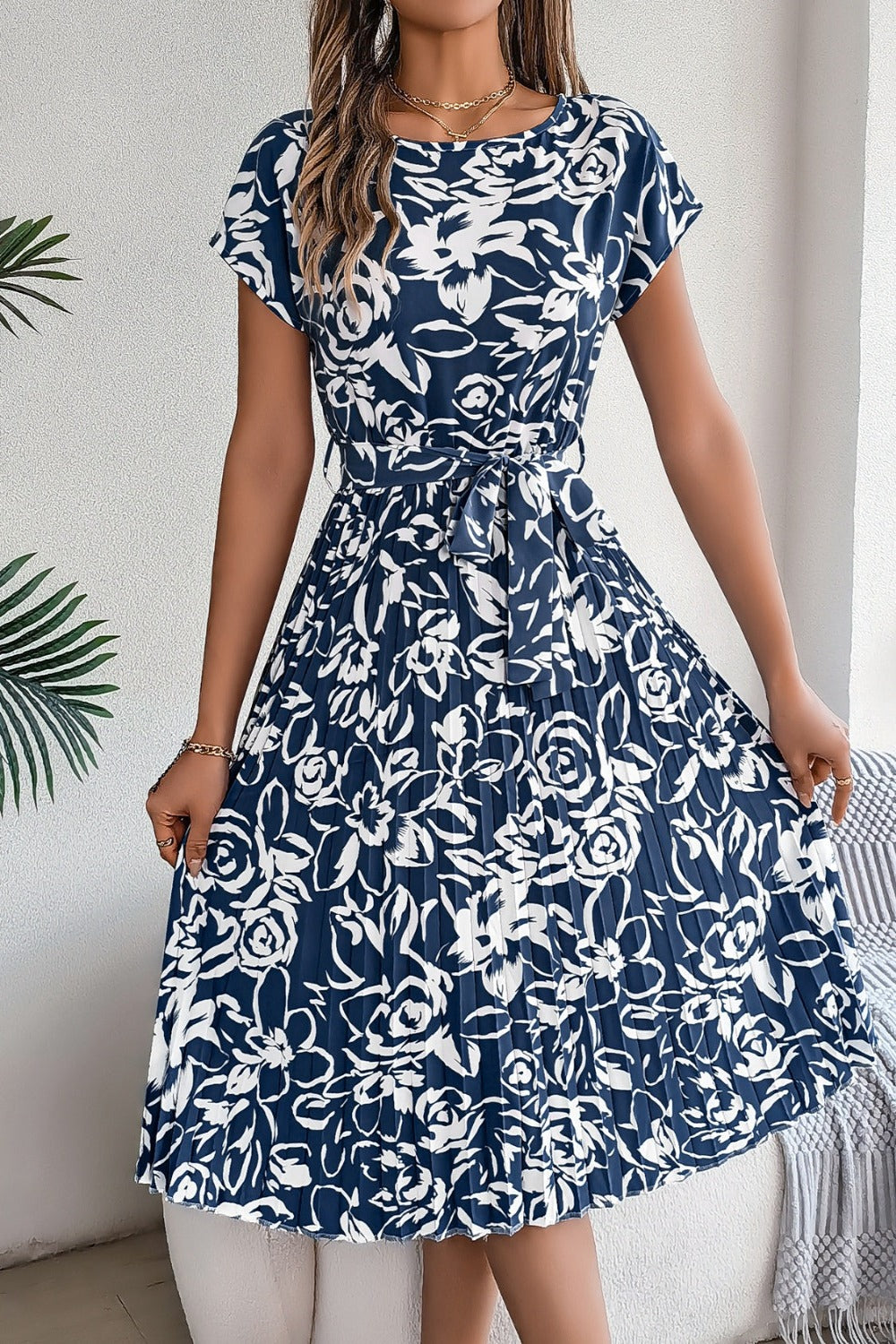 Floral print boat neck tied midi dress