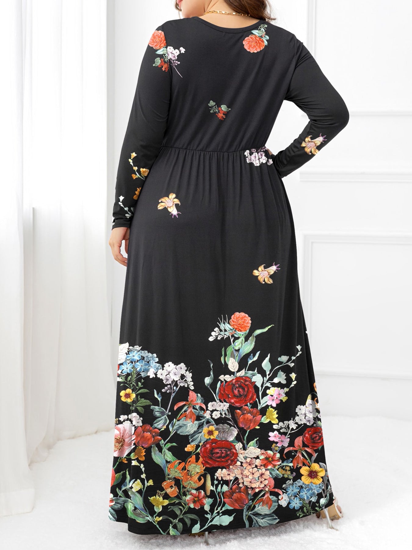 Plus Size Round Neck Pocket Maxi Dress